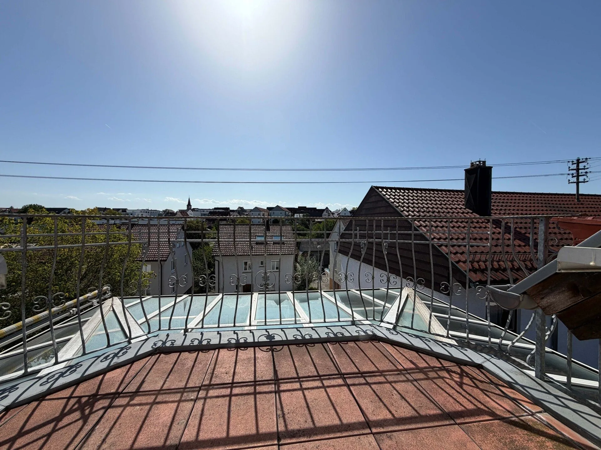 Immobilienangebot - Weil im Schönbuch - Alle - Sofort Kartons packen: 2 Zimmer auf ca. 59 m².
Luftig & hell mit XL-Stauraum, Balkonen und
Garage