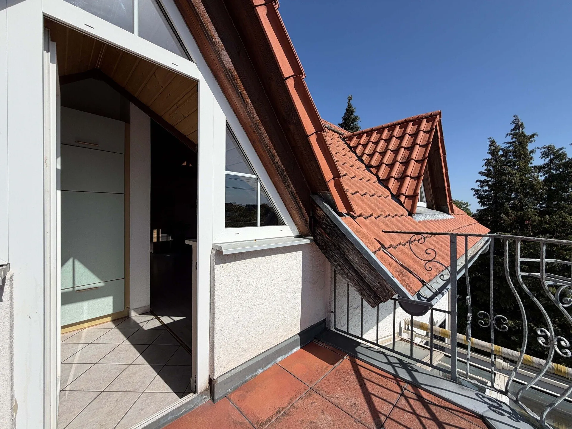 Immobilienangebot - Weil im Schönbuch - Alle - Sofort Kartons packen: 2 Zimmer auf ca. 59 m².
Luftig & hell mit XL-Stauraum, Balkonen und
Garage
