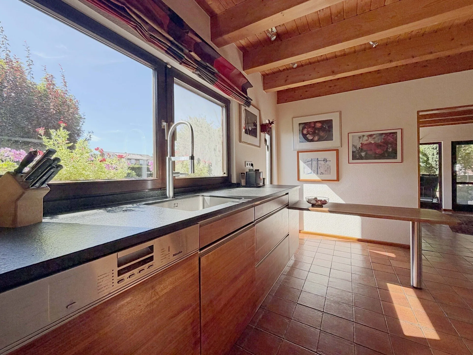 Immobilienangebot - Tuttlingen / Nendingen - Alle - Sorry...leider reserviert. Zuhause für Familien. 6 Zimmer auf 189 m². Mit Einliegerwohnung.
