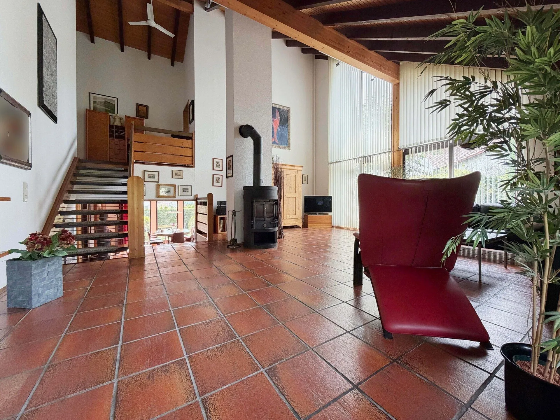 Immobilienangebot - Tuttlingen / Nendingen - Alle - Sorry...leider reserviert. Zuhause für Familien. 6 Zimmer auf 189 m². Mit Einliegerwohnung.