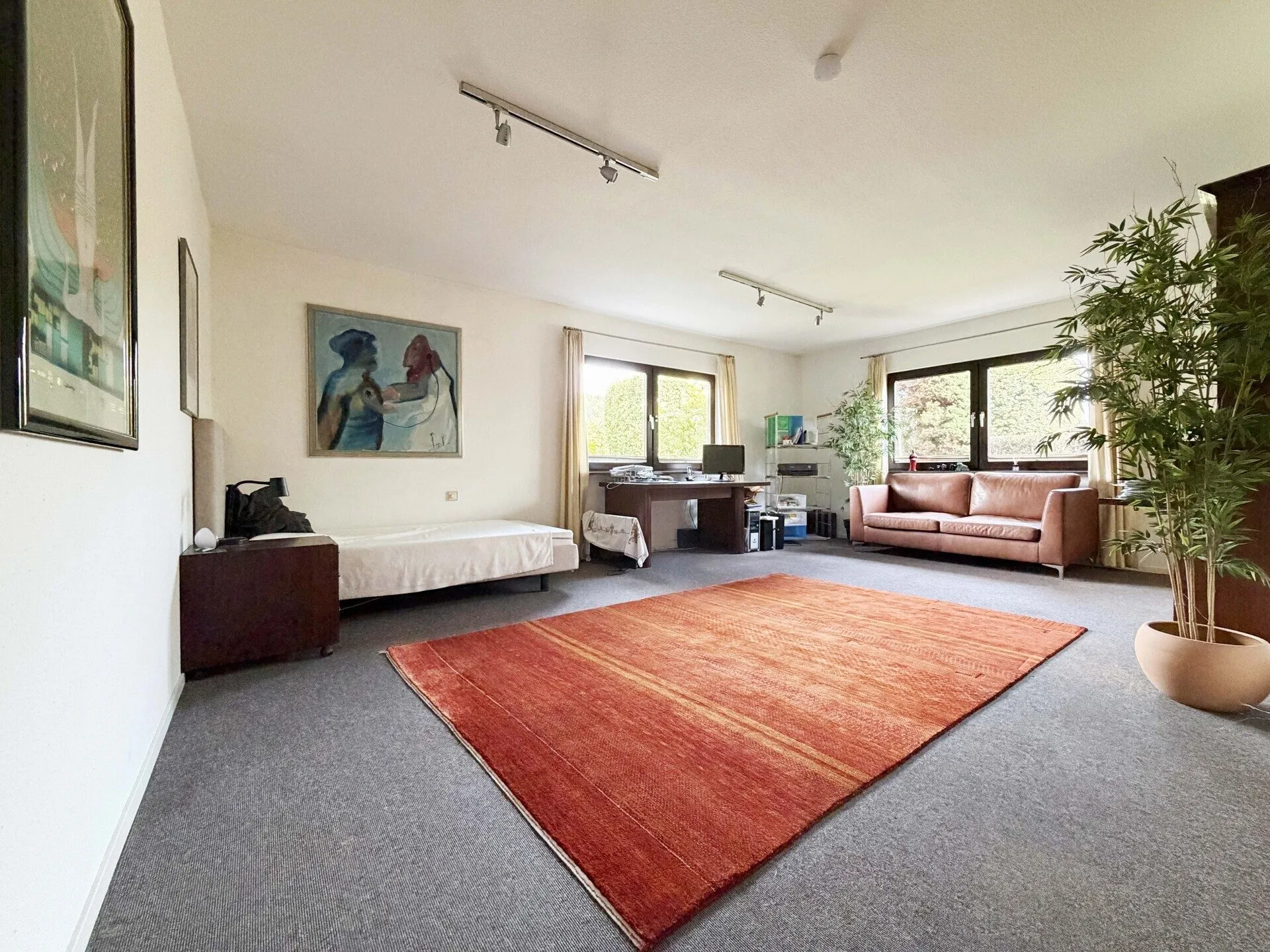Immobilienangebot - Tuttlingen / Nendingen - Alle - Sorry...leider reserviert. Zuhause für Familien. 6 Zimmer auf 189 m². Mit Einliegerwohnung.