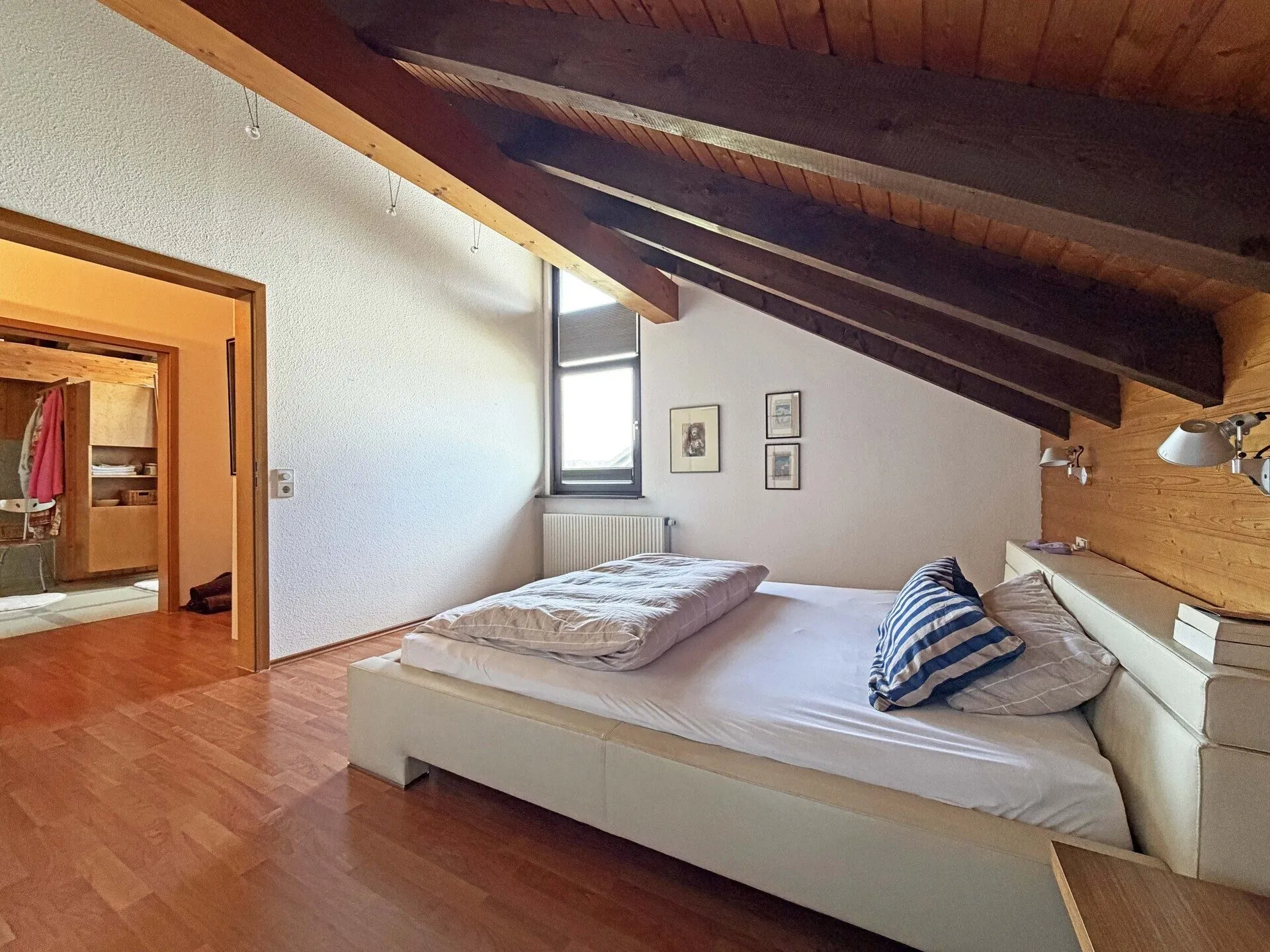 Immobilienangebot - Tuttlingen / Nendingen - Alle - Sorry...leider reserviert. Zuhause für Familien. 6 Zimmer auf 189 m². Mit Einliegerwohnung.
