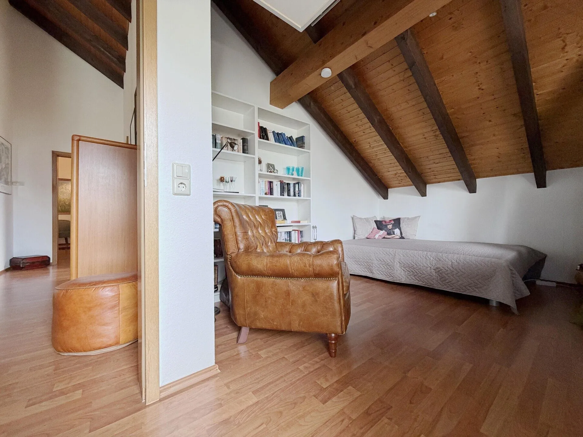 Immobilienangebot - Tuttlingen / Nendingen - Alle - Sorry...leider reserviert. Zuhause für Familien. 6 Zimmer auf 189 m². Mit Einliegerwohnung.