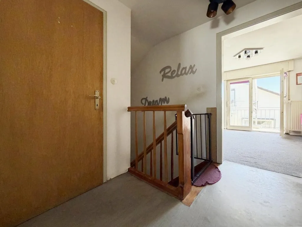 Immobilienangebot - Radolfzell am Bodensee - Alle - Nicht perfekt - dafür zum TOP-Preis.
5 Zimmer auf 100 m². Echtes Traum-
Grundstück. Eigene Garage.