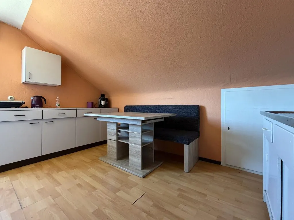 Immobilienangebot - Radolfzell am Bodensee - Alle - Nicht perfekt - dafür zum TOP-Preis.
5 Zimmer auf 100 m². Echtes Traum-
Grundstück. Eigene Garage.