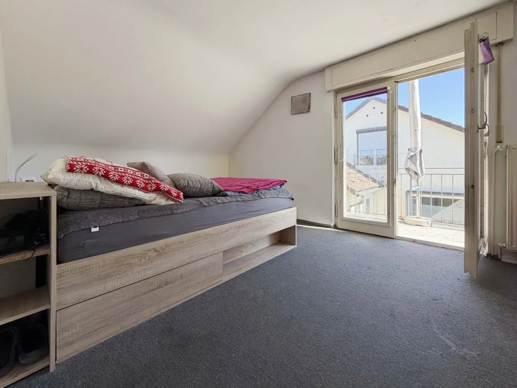 Immobilienangebot - Radolfzell am Bodensee - Alle - Nicht perfekt - dafür zum TOP-Preis.
5 Zimmer auf 100 m². Echtes Traum-
Grundstück. Eigene Garage.