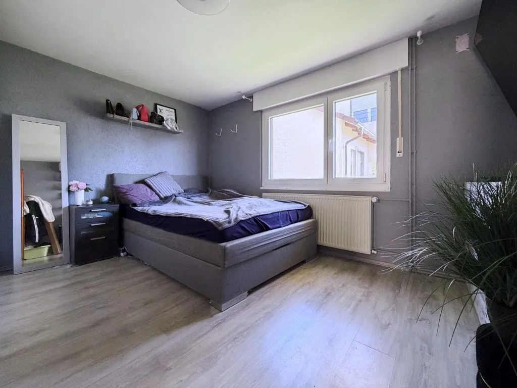 Immobilienangebot - Radolfzell am Bodensee - Alle - Nicht perfekt - dafür zum TOP-Preis.
5 Zimmer auf 100 m². Echtes Traum-
Grundstück. Eigene Garage.